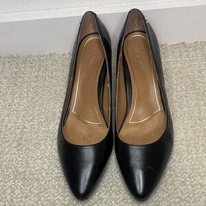 Vionic Black Pumps